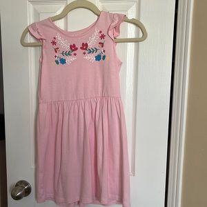 Girl casual dress size 6